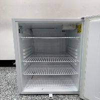 VWR HCUCFS-0404 Undercounter Refrigerator image 2